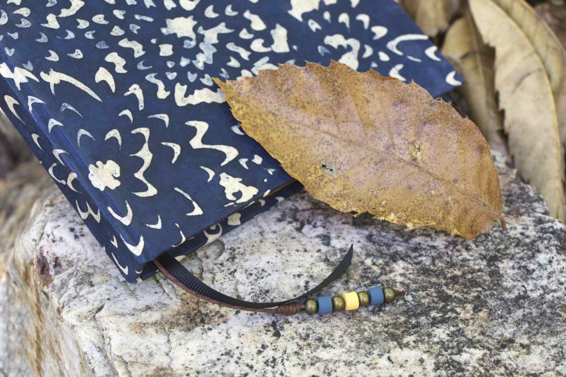 Cuaderno Artesanal A5 Flor de Loto. Detalle de bookmark