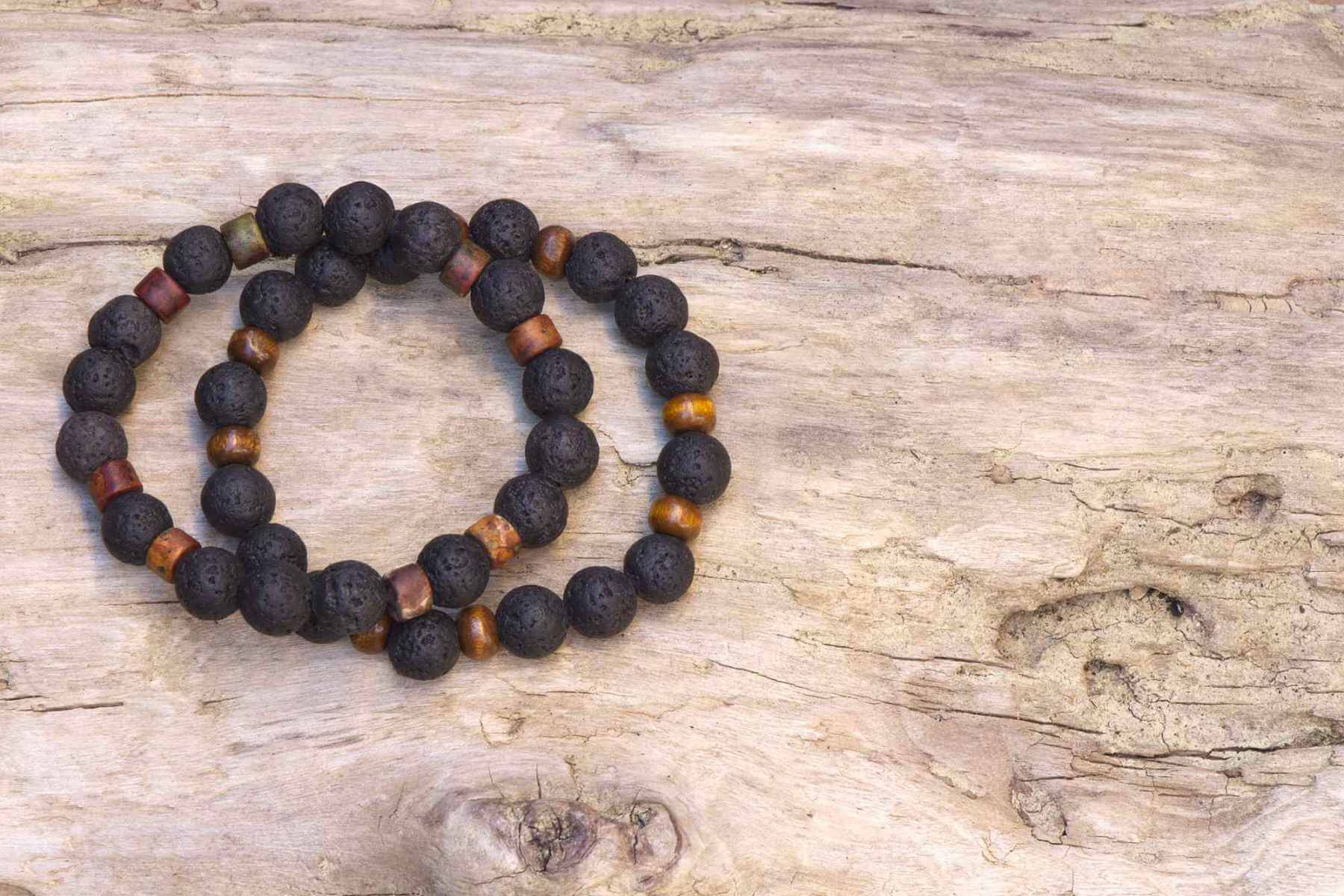 Pulseras difusoras de roca de lava, cerámica y madera