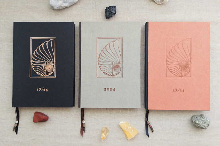 agenda-de-ciclos-colores-negro-gris-coral